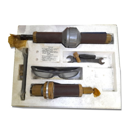 Пневматический универсальный набор ПУН-5 машинка ручная шлиф. пневмат. ИП 2505, 2506, рукав ПГААМ6.450.000, цанга ПГААМ8.239.010, гайка ПГАМ8.939.011